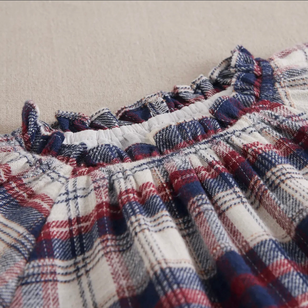 Abito in flanella scozzese blu e bordeaux vestito