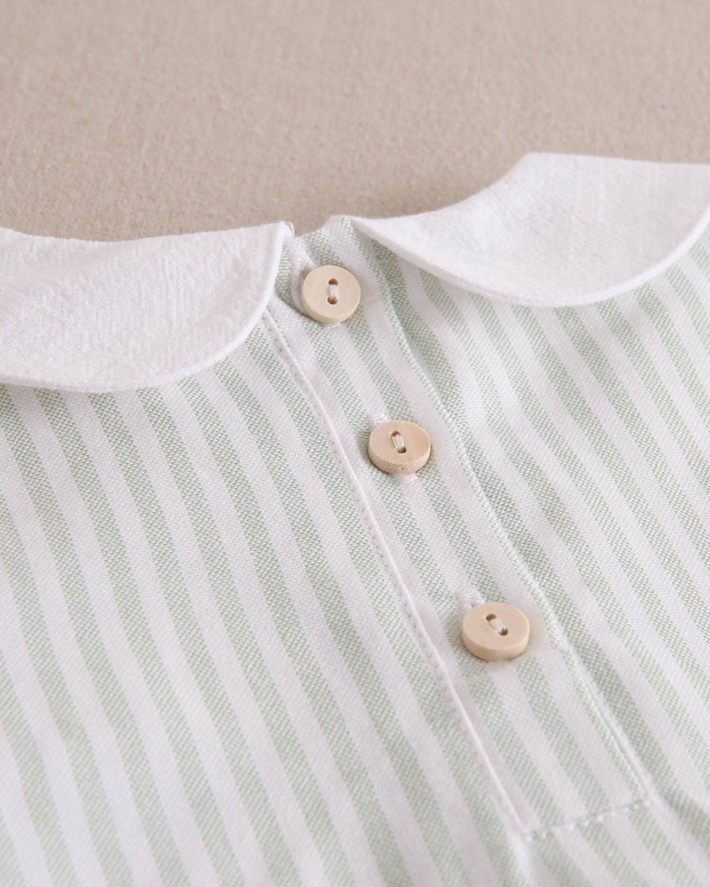 Tutina da neonato a righe verde pastello e bianco Pagliaccetto